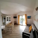Leonardo - Independent With Sea View *