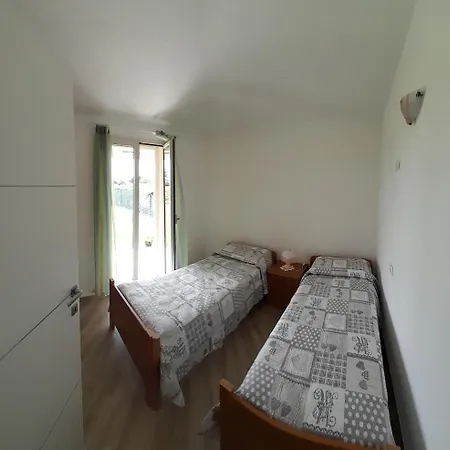 Casa vacanze Leonardo - Independent With Sea View Badesi