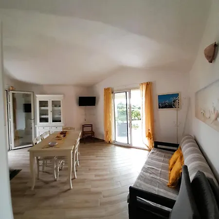 Leonardo - Independent With Sea View *