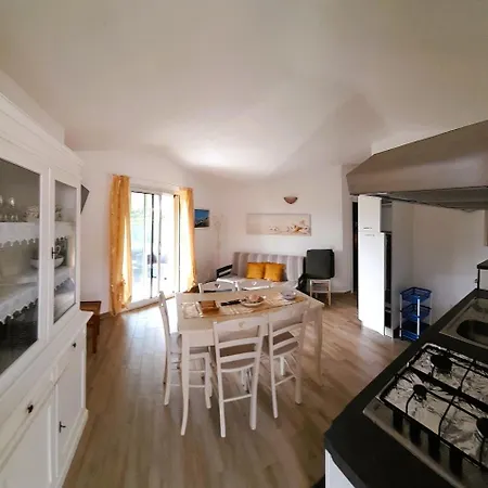 Leonardo - Independent With Sea View